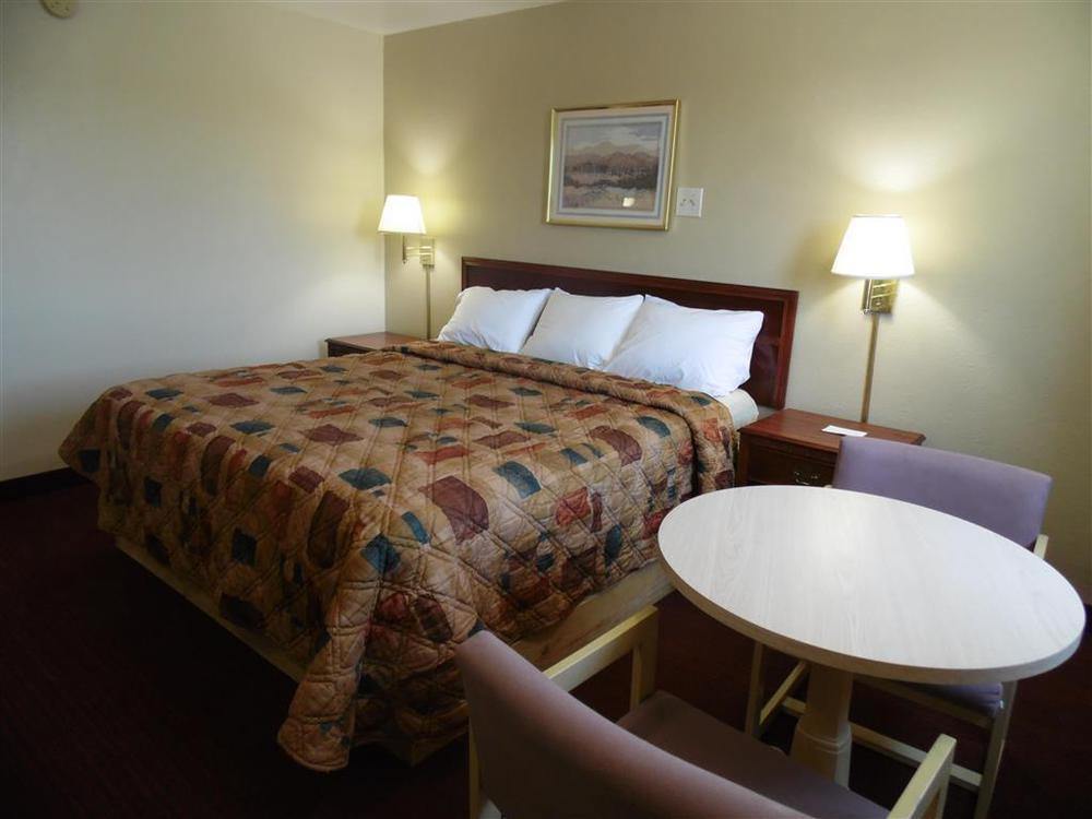 Budget Inn- Troy Room photo