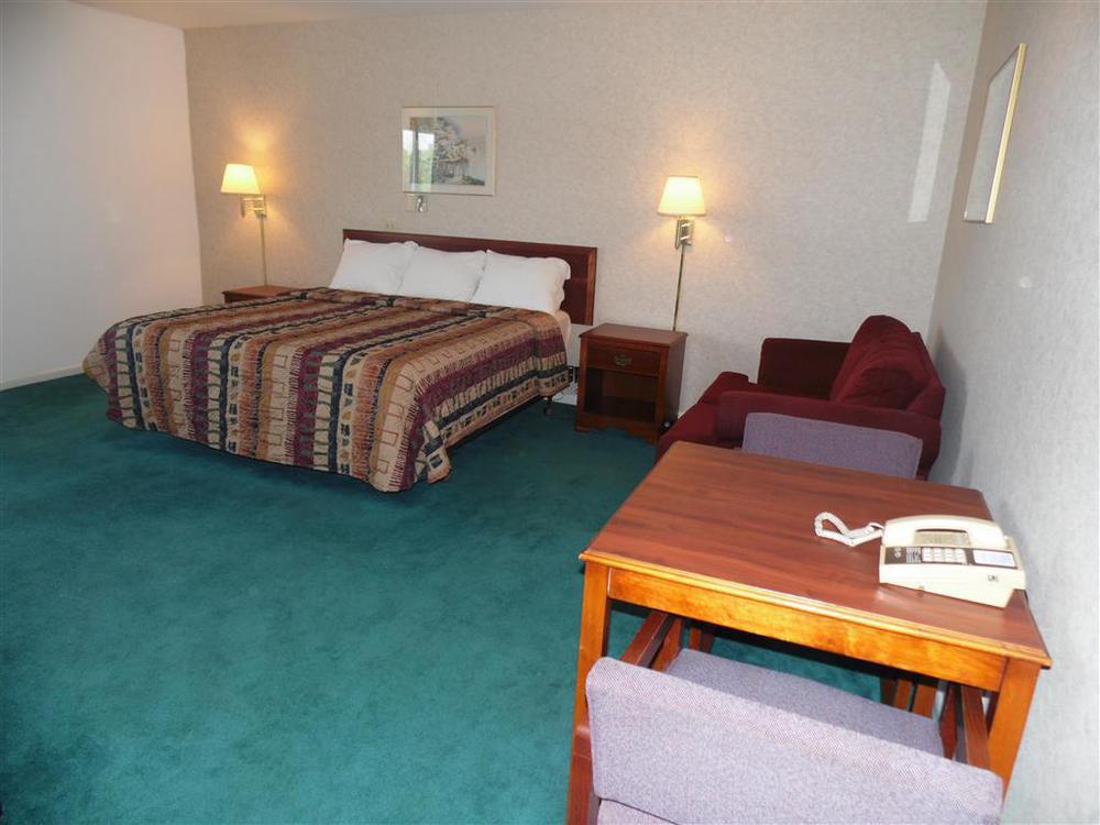 Budget Inn- Troy Room photo
